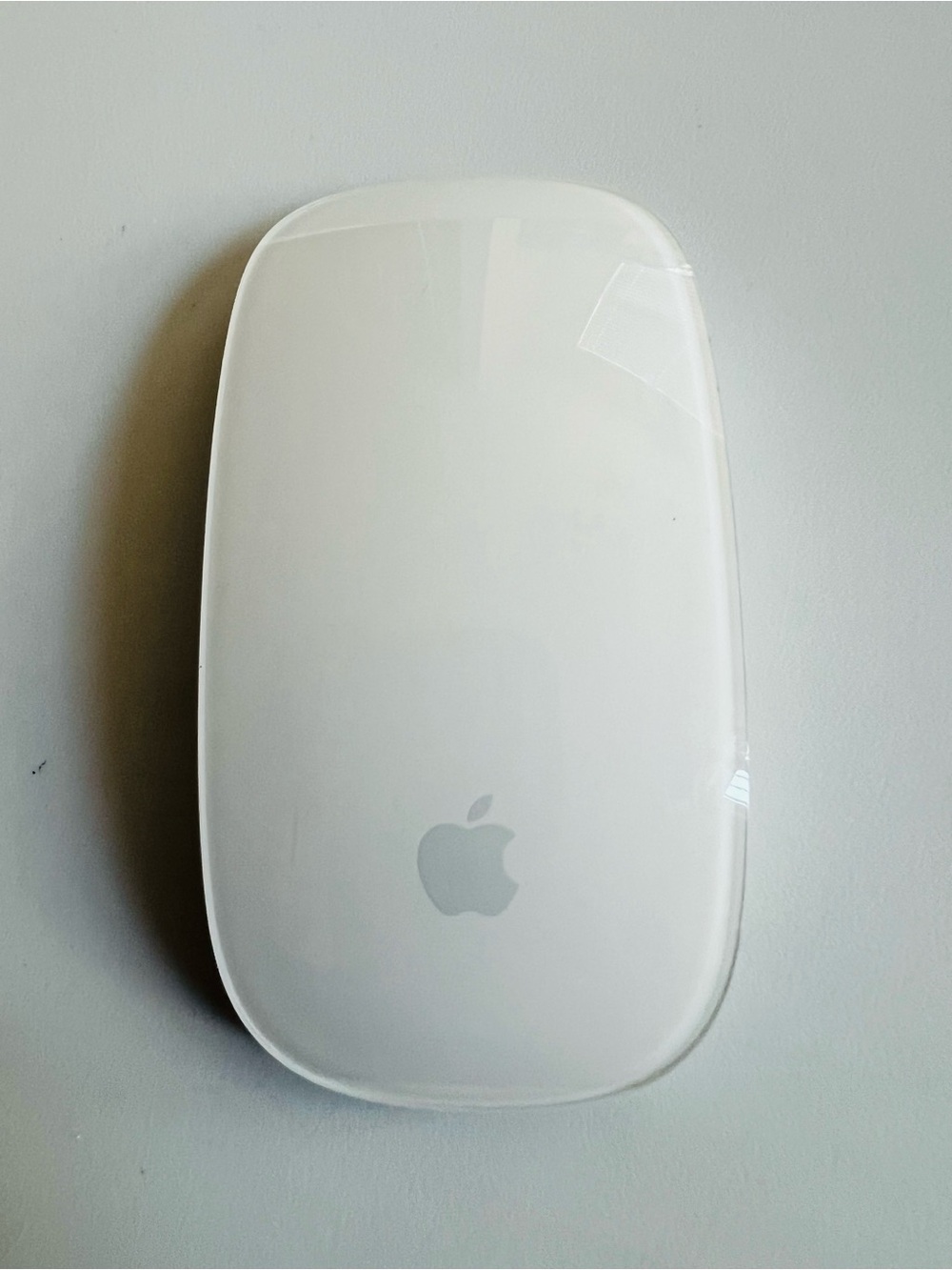 Apple Magic Mouse in White - Wireless Bluetooth Mouse For AA Batteries Tested